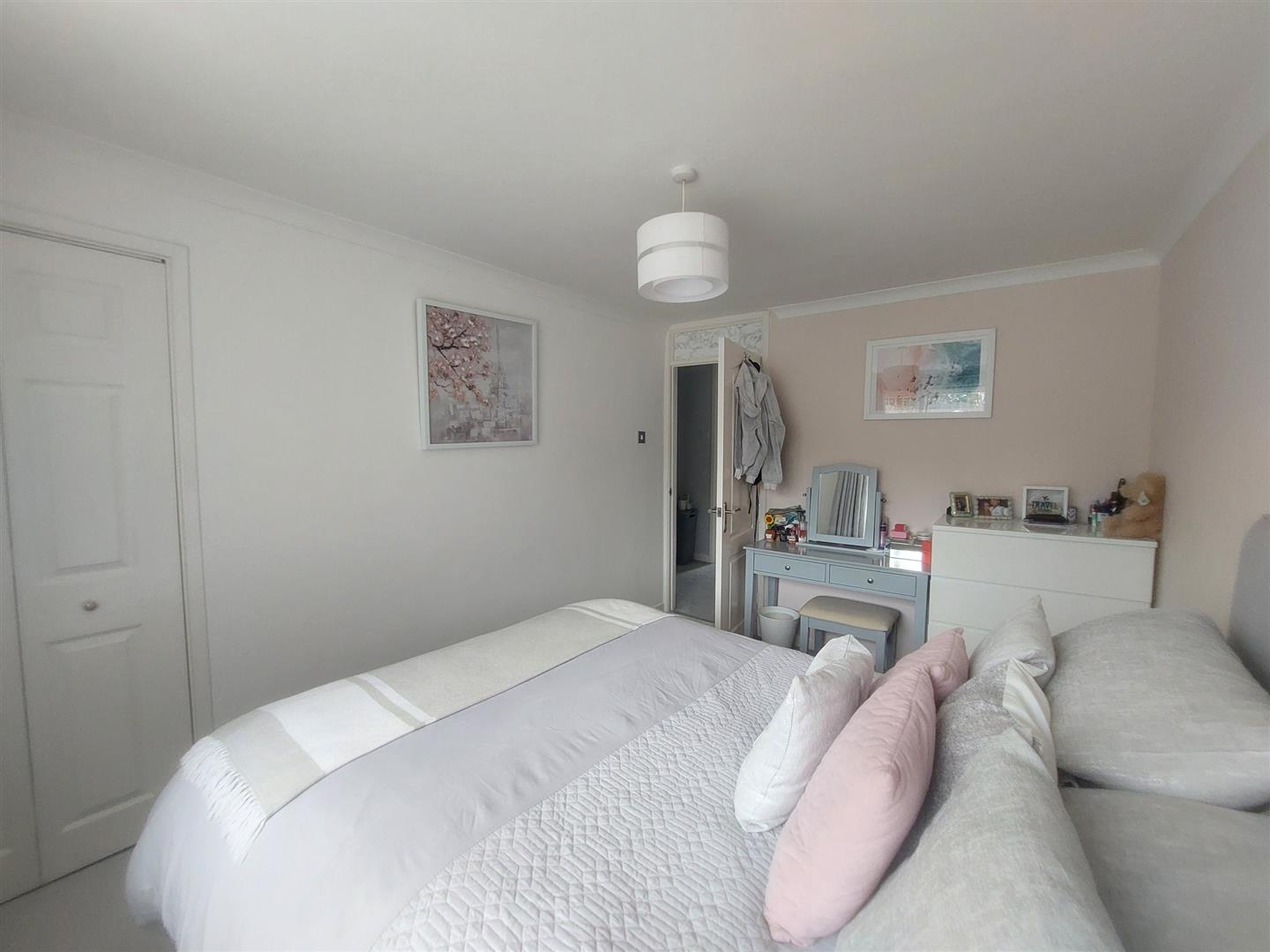Clos Llandyfan, Garden Village, Gorseinon, Swansea, SA4 4JQ